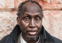 Morre Ngũgĩ wa Thiong’o, escritor queniano candidato ao Nobel de Literatura
